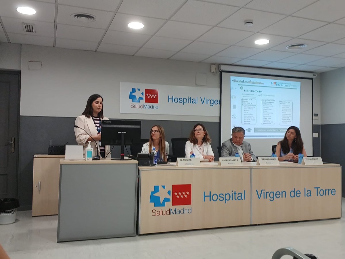 trivi_v's tweet photo. Hoy ha sido un día especial para el Hospital Virgen De la Torre, ha sido reconocido por la @SEORLCCC como hospital comprometido con la Disfagia, este mérito de su cocina,  lo celebra todo el Grupo multidisciplinar de Disfagia, muy orgullosa de nuestra compañera Aurora Cabra Plaza https://t.co/4eAbOeU4zD
