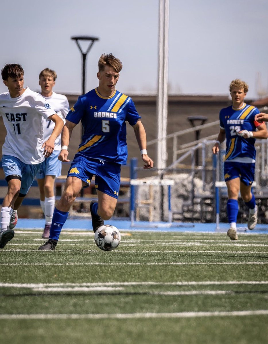 bcrow00's tweet photo. Wrapped up my Jr. year with a great soccer season. We finished 16-1-2 and placed 3rd at State. I was able to contribute 15 goals on the season. https://t.co/se1oCKNlSc