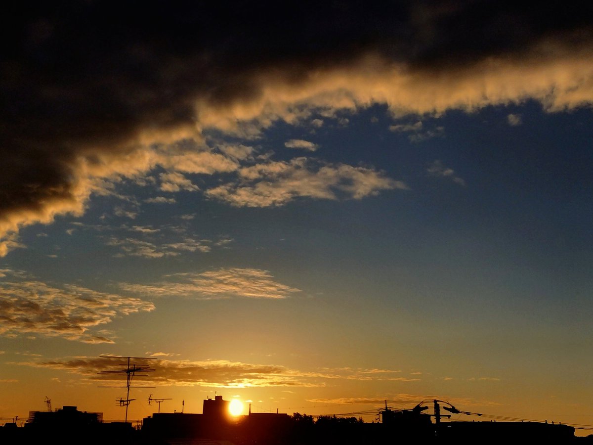 terarin1201's tweet photo. おはようございます
早起きして良かったと思う空

 #イマソラ   #キリトリセカイ https://t.co/YUAWMsKfDL