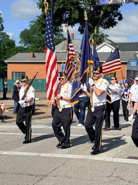 imaginemason's tweet photo. In memory of many, in honor of all. 🇺🇸
The City of #MasonOH would like to thank all who attended this week's Memorial Day parade and ceremony to honor those who gave their lives in service to our country. https://t.co/t4r4rOFhM0