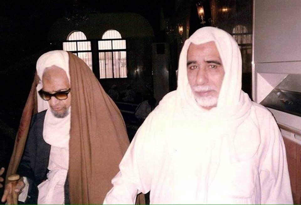hussain_albayat's tweet photo. صورة تجمع الوالد الحبيب مع العم الحبيب الحجة الشيخ منصور البيات رحمهما الله تعالى
ارواح خيمت بظلها على رؤوسنا فصنعوا لنا السعادة حتى رحلوا https://t.co/tkmRPGs1YS