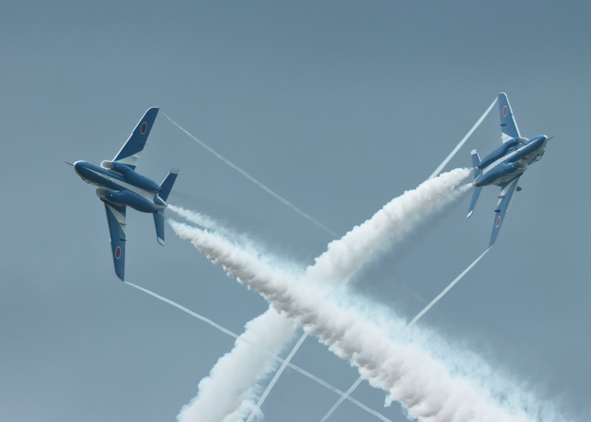Nisecame2's tweet photo. ブルーインパルス 美保基地航空祭

#美保基地 #美保基地航空祭 #ブルーインパルス https://t.co/aZzhrAHRtI