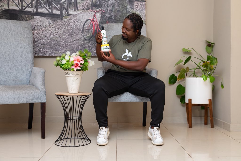 K7Josh's tweet photo. At Hafro, we offer a range of natural hair care products that can help you achieve healthy, beautiful hair. Our products are made with natural ingredients and are free from harsh chemicals.

Visit our website to learn more, and to shop online: 

https://t.co/umYnCRHq2H https://t.co/nvstcEpRMr