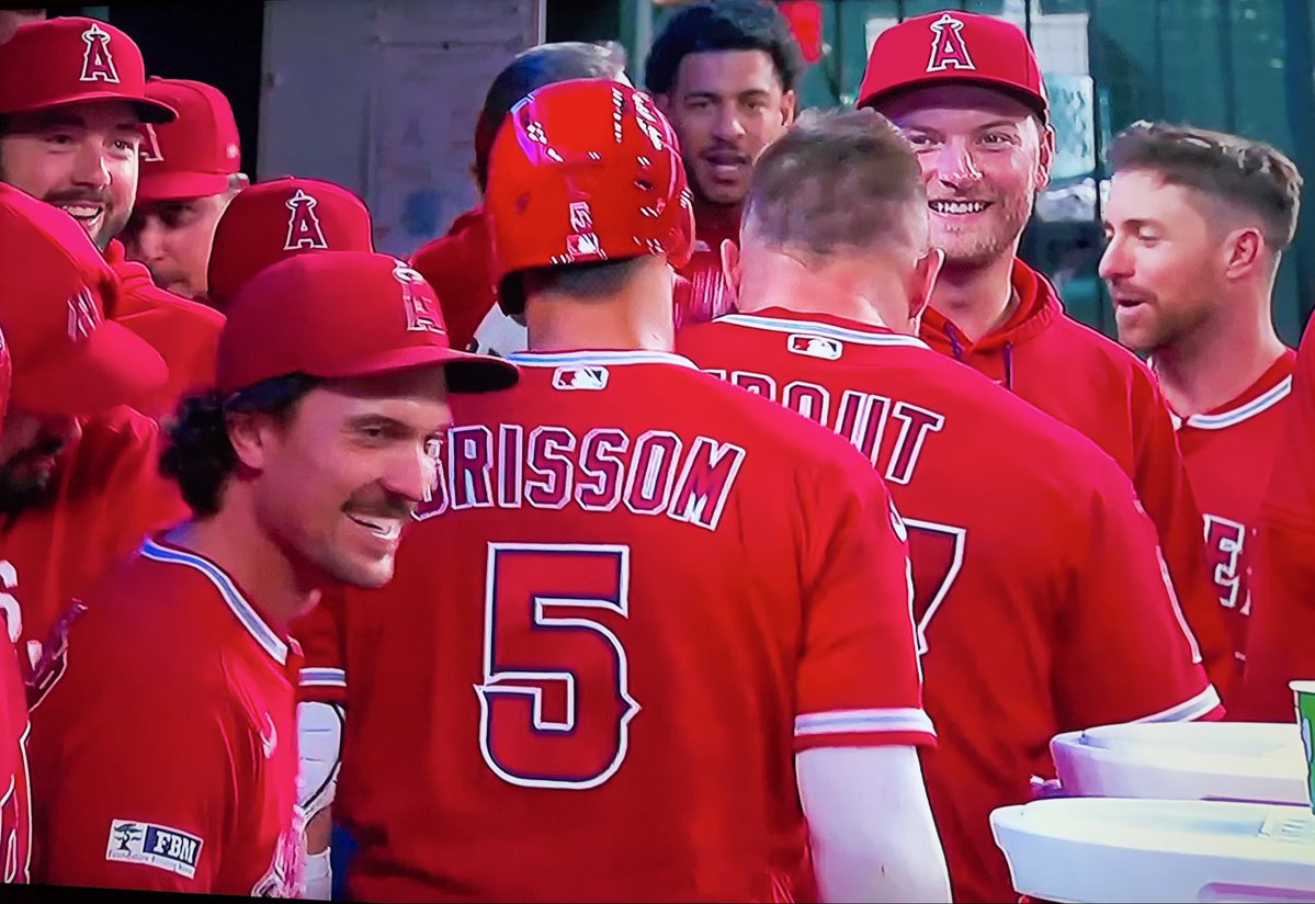 Angels Grandma tweet media