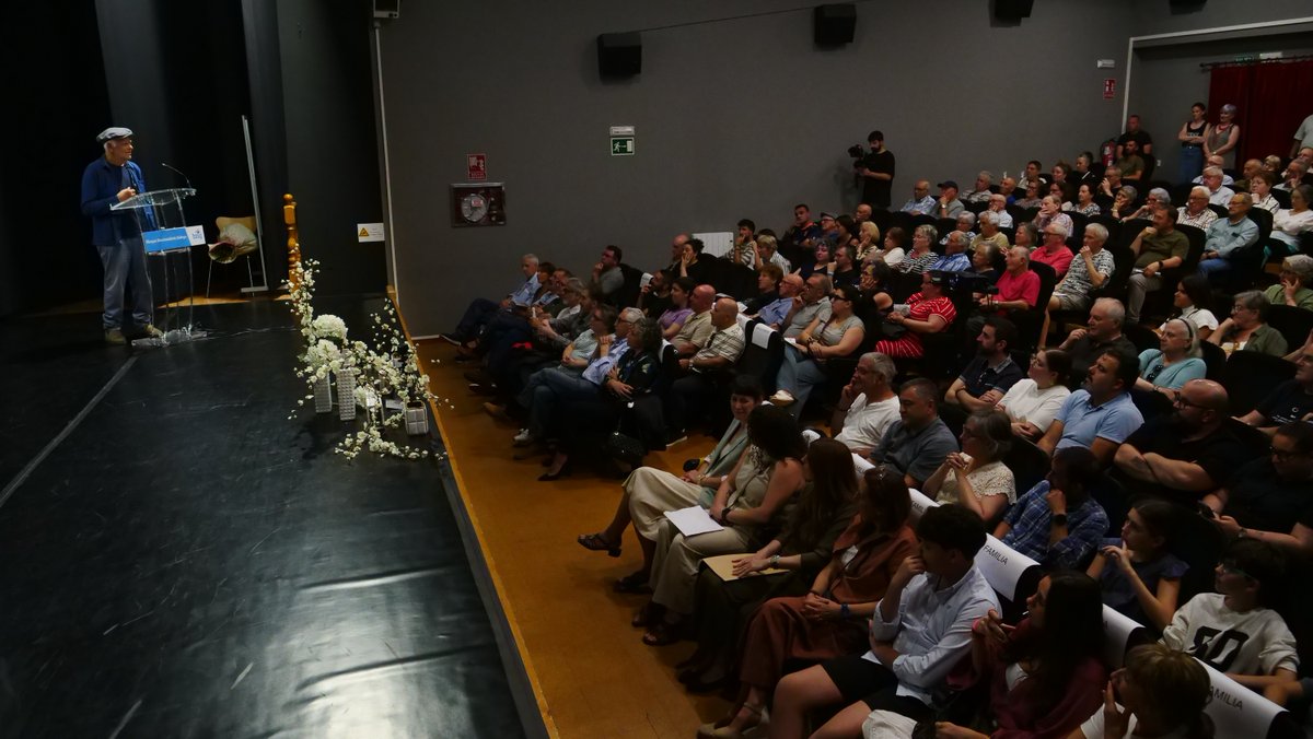 anaponton's tweet photo. Unha honra participar na homenaxe a Vítor Guerreiro,  unha  desas persoas que deixa pegada pola súa calidade humana e pola súa integridade.

Para o BNG foi e é un referente, un exemplo de compromiso con Galiza e con As Pontes. 

Sempre na nosa memoria, Vitolo! https://t.co/7AbJuJ1cR0