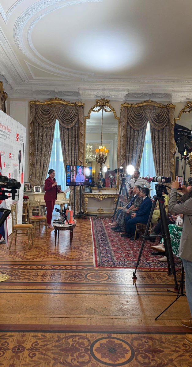 TC_LondraBE's tweet photo. At the @Communications’ event at our residence, we marked #TurkishCuisineWeek, held under the auspices of First Lady Emine Erdoğan.

This year’s theme, “The Heritage Table”, highlights the rich traditions at the heart of Turkish cuisine.🇹🇷

#TürkMutfağıHaftası #TurkishCuisineWeek https://t.co/ejjVapuiFW