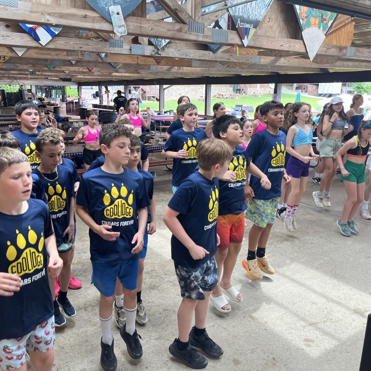 WPSCoolidge's tweet photo. 5th Grader Cougars had so much fun at Spring Lake Day Camp!! 🛶💙🌭🐾 https://t.co/sFU4kGCmU1