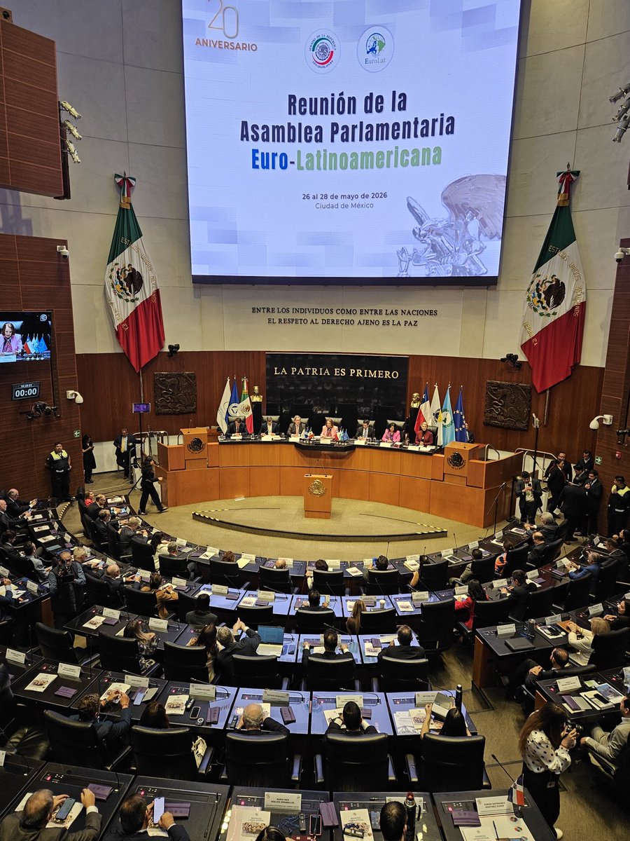 eulacfoundation's tweet photo. Nuestro director ejecutivo, @Albrunori asiste a la apertura formal de la Reunión de la Asamblea Parlamentaria Euro-Latinoamericana #EuroLat en #CDMX

El canciller mexicano @r_velascoa / @SE_mx reconoció que la pluralidad y el espíritu de unidad de este diálogo birregional será clave para avanzar hacia una asociación estratégica más estrecha, dinámica y de largo alcance.

@javilopezEU: “En un momento de fragmentación global, la alianza entre Europa y América Latina puede ser uno de los grandes espacios de estabilidad democrática del siglo XXI. Desde Eurolat y el Parlamento Europeo, estaremos a la altura de esa responsabilidad”.