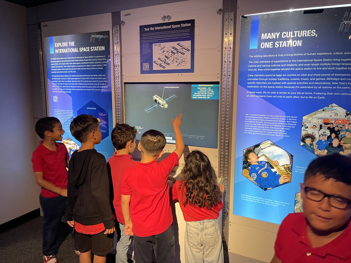 REDSTEM_Magnet's tweet photo. Our first and second grade scholars took their final field trip of the year to NASA at the Johnson Space Center. There, they learned more about aeronautics and how the Earth is just one part of our solar system.
@REDSTEM_Magnet
#TeamRedSTEM
@HoustonISD https://t.co/PN1IqJg7uu