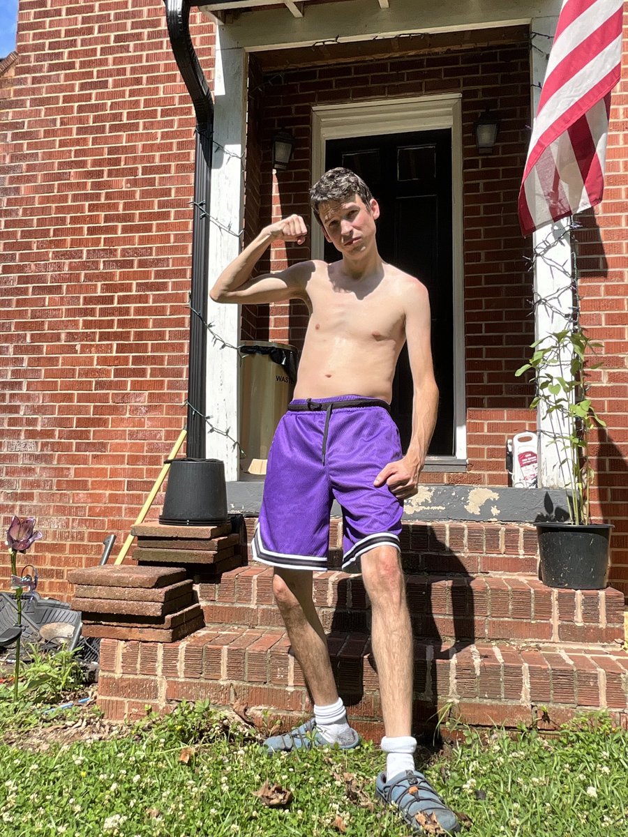 LeeZevstar's tweet photo. Enjoying this weather #hottie #gay https://t.co/FvwgtSYmWA