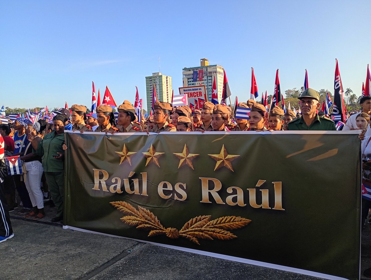 nancyguantanamo's tweet photo. @Educa_Gtmo #LaPatriaSeDefiende https://t.co/KhVgLOc5wt