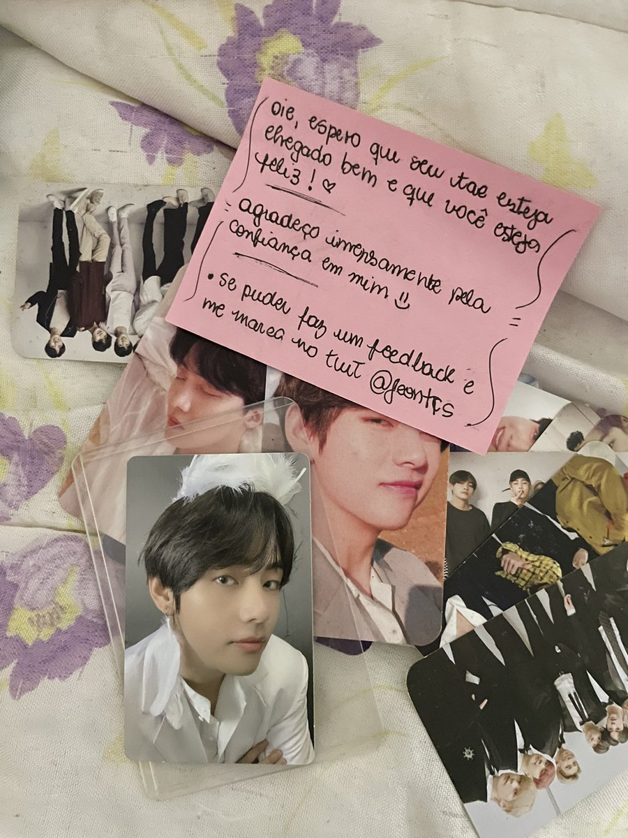 collectorbythv's tweet photo. feedback super positivo pra @jeontfs  por me ajudar a conseguir essa lindeza 😭❤️ e chegou com vários brindes fofos muito obg 💗!! https://t.co/UnrzpBUPUK