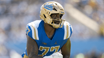jetsbr12's tweet photo. Jets assinou com o OL Courtland Ford e dispensou o LB Kendrick Blackshire. Ford jogou em USC, Kentucky e UCLA. Ele atuou mais recentemente como LT e possui 6'6" de altura e 315 lbs de peso. 
#Jets #NFL #NFLBrasil #NFLnaESPN #JetUp https://t.co/RkoLV25Aic