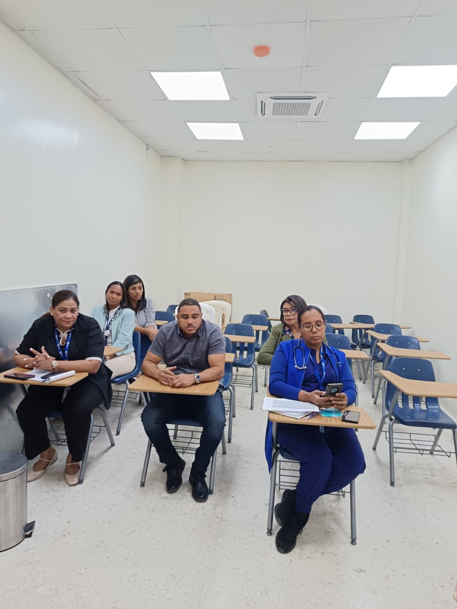 HDPBRD's tweet photo. Hospital Padre Billini realiza reunión del Comité de Emergencias y Desastres ante inicio de la temporada ciclónica.

#hdpb #comitéemergencia #temporadaciclonica #desastres #fenomenosatmosfericos 

Más detalles en nuestro portal web: https://t.co/tD3bATMzOq https://t.co/ATJdGLUAGe