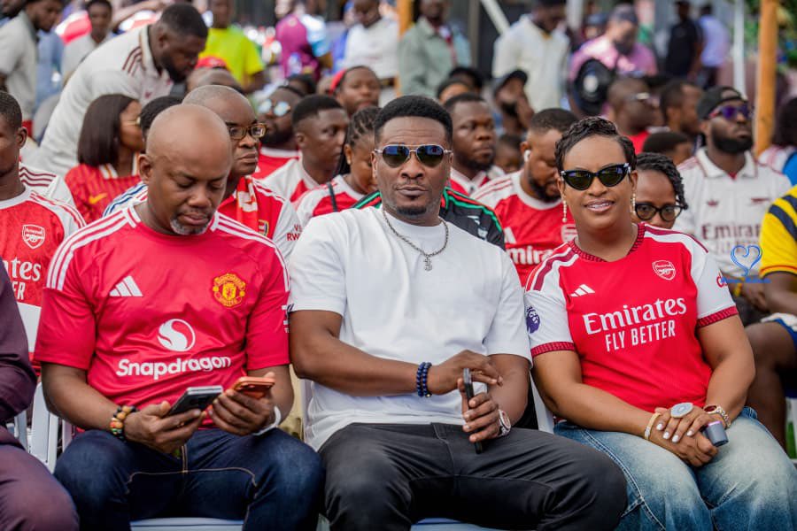 AnimSammy's tweet photo. I accompanied of our Legend , Amb. Asamoah Gyan @ASAMOAH_GYAN3 to spend time with H.E. Dr. Rogg, UK High Commissioner, COP Lydia Donkor , Dopenation and the EPL Ghana fans — especially the Arsenal and my Man United @GhanaMUSC fans who turned out in their numbers to celebrate. 

Big shoutout to the UK High Commissioner and his team for hosting a great event.