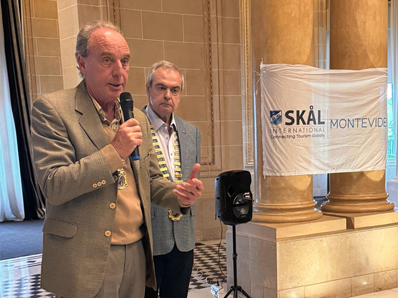 skalmvd's tweet photo. ¡Un almuerzo especial! con el Gran  Reconocimiento de nivel Internacional al Skalega Fernando Medina por los  50 años de compromiso, dedicación y lealtad al Skål Internacional Montevideo, contribuyendo al fortalecimiento de nuestra organización. https://t.co/7M8PWrrmT2