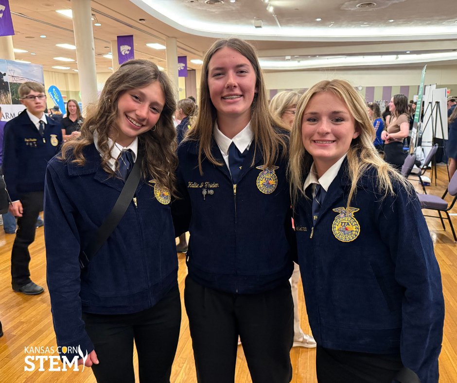 kansascornSTEM's tweet photo. Shelly Robinson with Kansas Corn STEM spent the day engaging with future leaders at the Kansas FFA Opportunity Career Fair. Students worked to “break out” of the box to earn their free gift while exploring the many career opportunities within the agriculture industry. https://t.co/krOSTUGheA