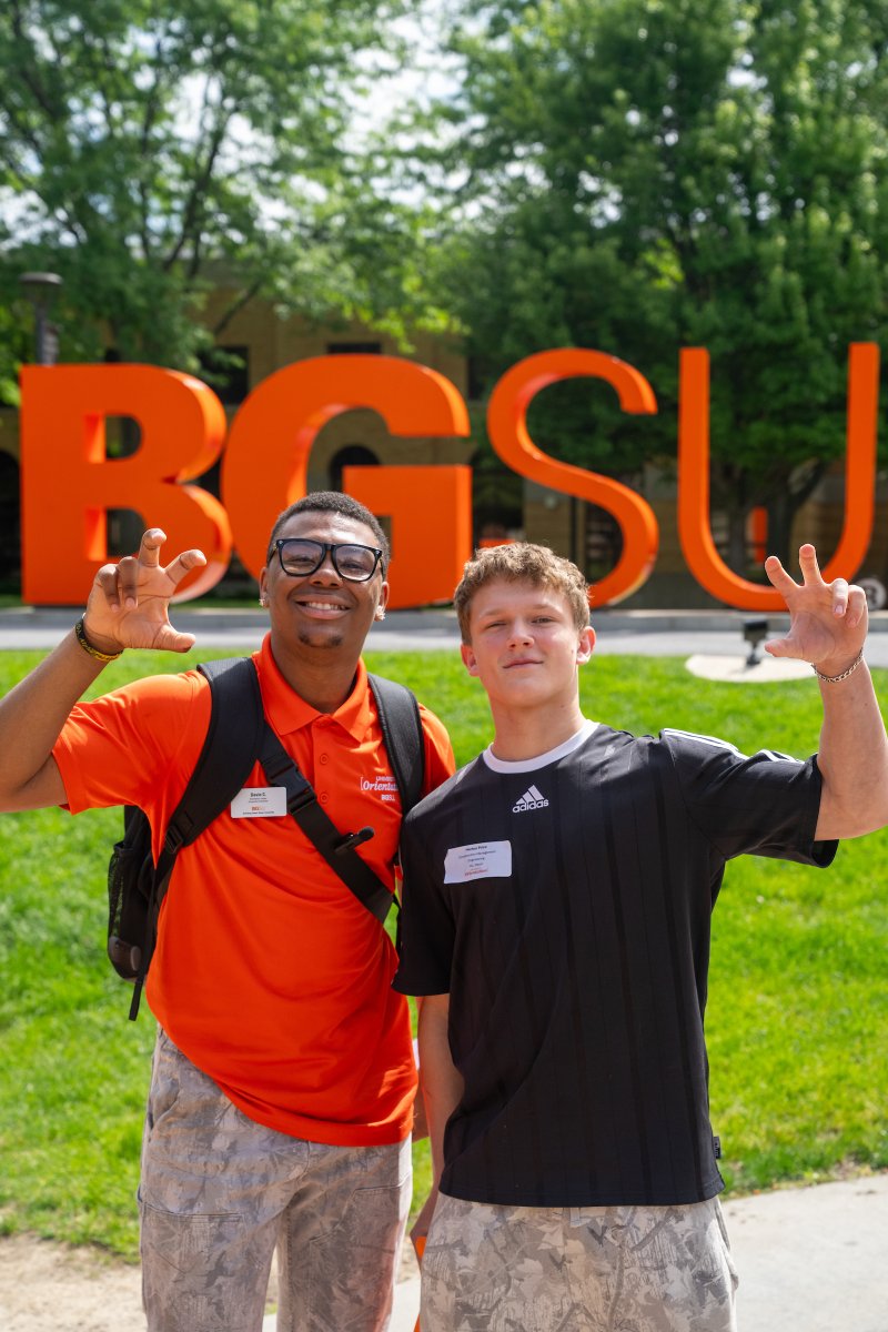 FalconAlumni's tweet photo. Summer Orientation sessions have begun on campus! Every year, @Pres_Rogers challenges new Falcons to meet three new people at Orientation. For a lot of us, that's where lifelong friendships started.🧡 Who remembers yours? https://t.co/UtYqaFjeTB