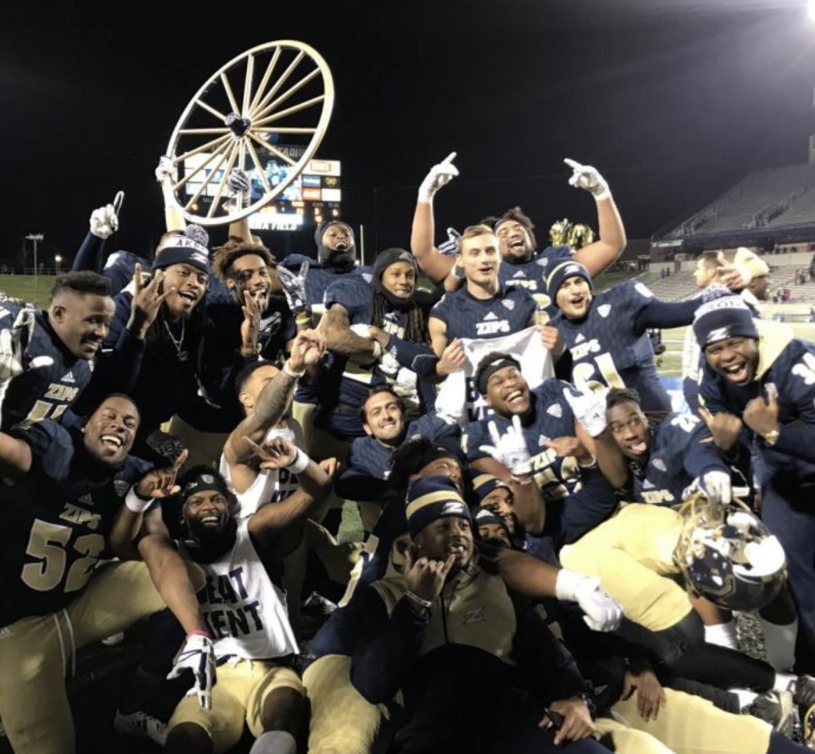 KadencePruitt18's tweet photo. After a great phone call from @Coach_GMack I’m blessed to recieve another D1 offer from Akron!!! @ZipsFB @FBCapitolOfNC @Dougmarrs1 @CoachE_Teague https://t.co/7VP8dVOfRx