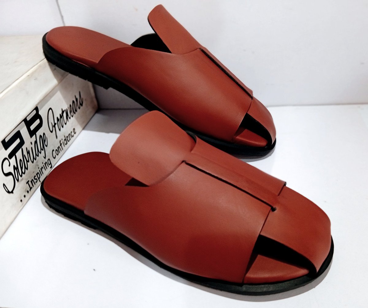 solebridge's tweet photo. This will definitely bang on your feet.

Handcrafted.
Asaba, Nigeria.
N30,000 https://t.co/8xZRZrZ1oh