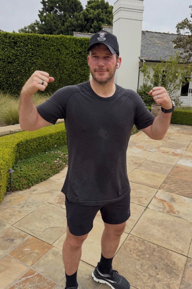 prattsboy's tweet photo. 🥵 https://t.co/v8JuvkMwEY
