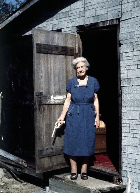 Bertrom's tweet photo. Jacob Holdt made approximately 15.000 pictures during 5 years of hitchhiking across America in the early 1970’s. He stayed in over 400 homes from the extremely poor to the wealthy and intimately documented this stark contrast, the painful social injustice within American society. https://t.co/g6yfBnvflM