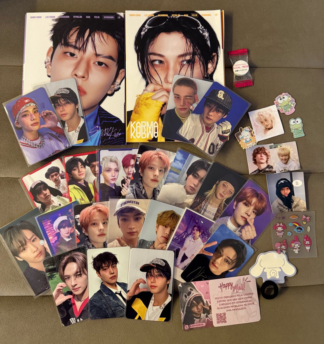 hyunlixloves's tweet photo. 🌿feedback super positivo para @jkmirror_ 🌿
me vendeu os dois accordions lacrados e essa penca de pcs linduchos! Obrigada por toda transparência o tempo todo e por todo seu cuidado! Chegaram em segurança! Estou muito feliz!!! Os mimos são a coisa mais fofa no mundo! 🥹❤️ https://t.co/9OUk1WVxlg