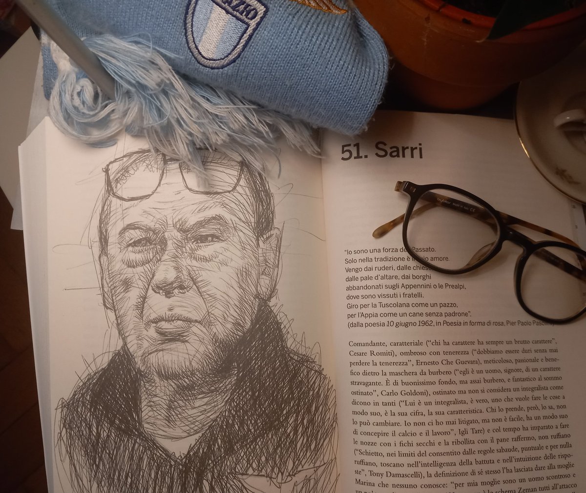guychiappa's tweet photo. "Sono un uomo scontroso e un po' testa di cazzo", dalla nuova edizione aggiornata di "Laziali Bastardi".
Non sei passato sulla nostra terra leggero. Hasta siempre, comandante Sarri https://t.co/GCyLiOocN3