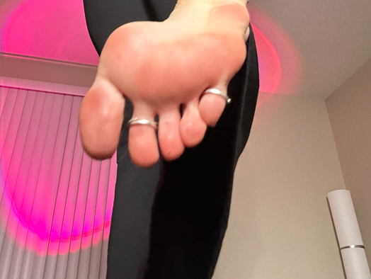 adelemoorgodd's tweet photo. Oh... who's that over there?🤭 https://t.co/RwKom6MVnz