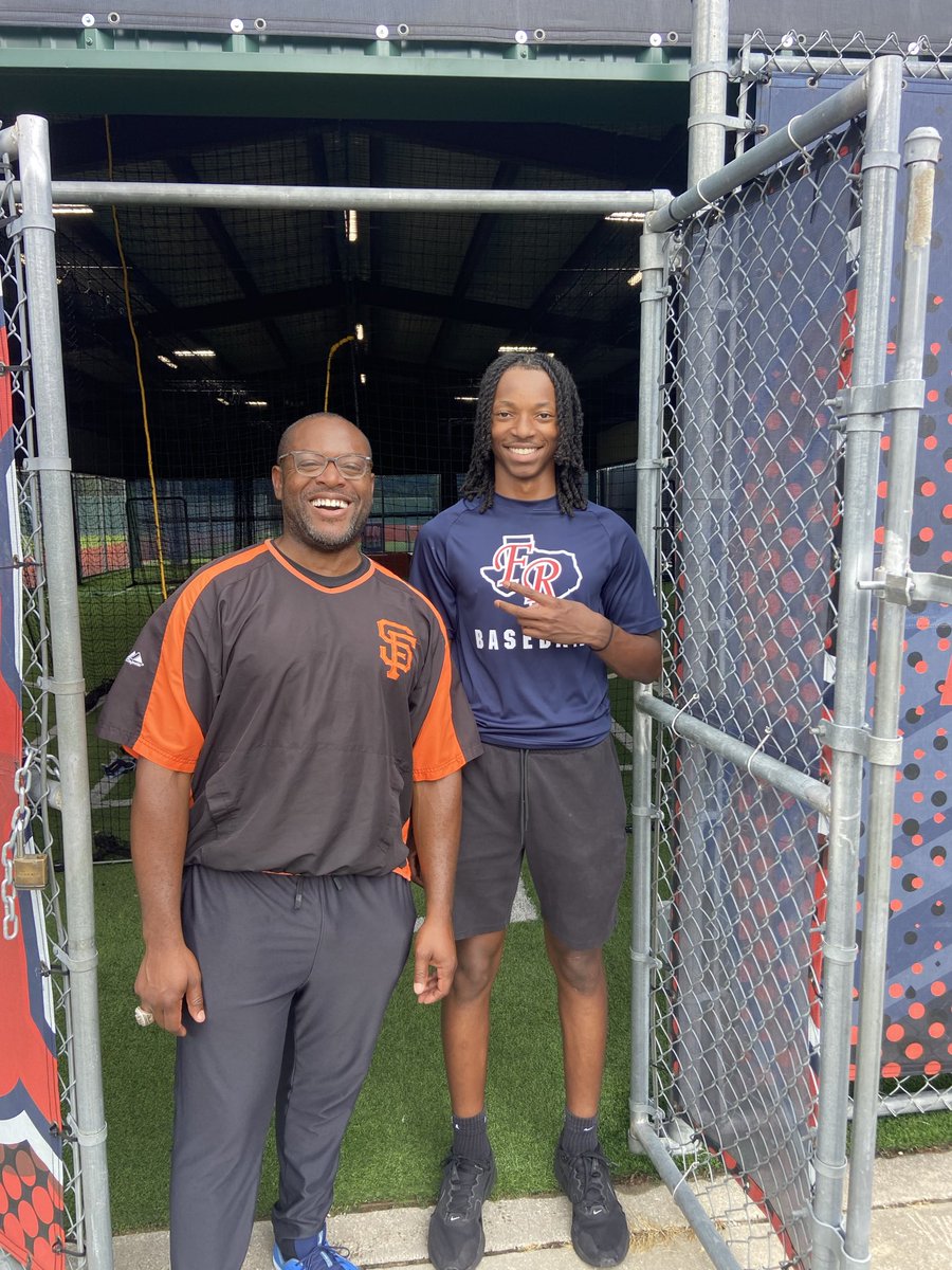 RRamonII's tweet photo. Got a chance to meet two of the SF Giants scouts at Bronco Field today. Blessed.
#CoachMouton https://t.co/A1uiEXf8VE
