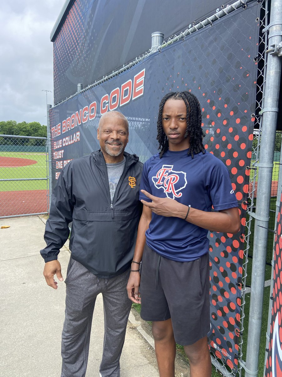 RRamonII's tweet photo. Got a chance to meet two of the SF Giants scouts at Bronco Field today. Blessed.
#CoachMouton https://t.co/A1uiEXf8VE