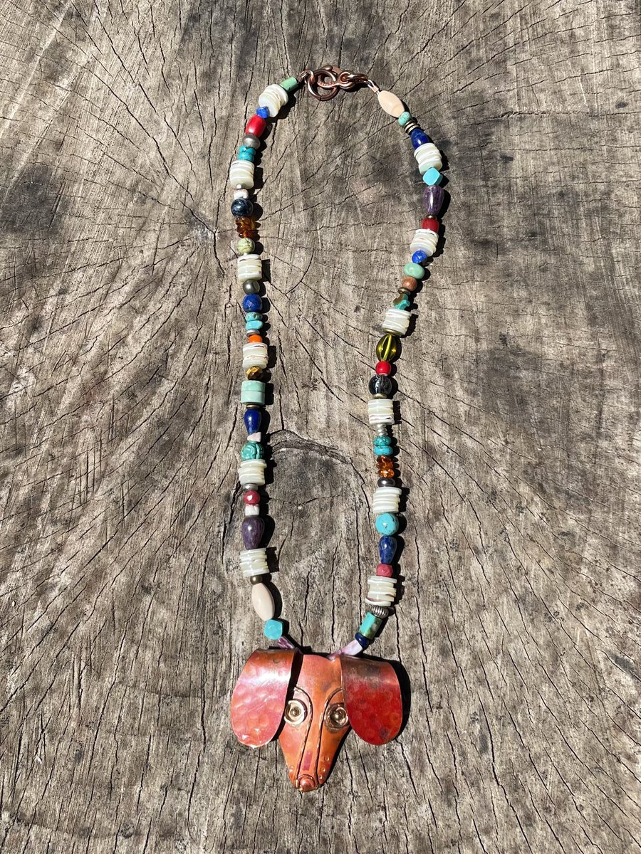 Gusterbear's tweet photo. Hihihi. Kid finished new necklace and is DACHSHUND NECKLACE!!! https://t.co/LkPSZuxbdq