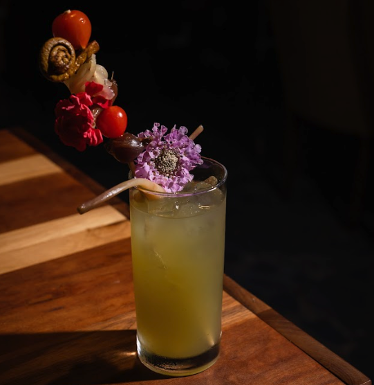 eculent's tweet photo. It's almost #cocktailtime on #humpday - join us at #eculent at 709 Harris in Kemah for delicicious bites and libations tonight! Wed-Sat 5-10pm Walkins welcome. Tasting menu reservations at https://t.co/abpUcqkRUh Photo by John Mumm https://t.co/f2pevLvRDD