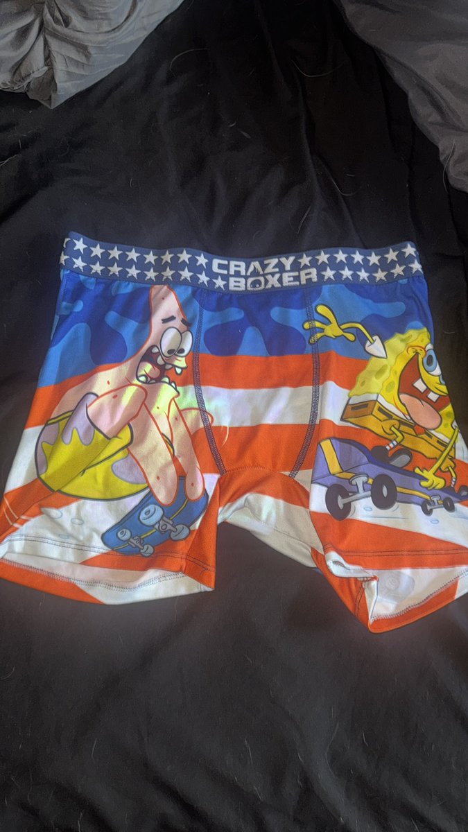 Donwhits1971's tweet photo. Got to take a shower and these the only bad boys I have left. Welp, SpongeBob on the sack it is. Definitely a #laundryweek https://t.co/651BQQ0meX