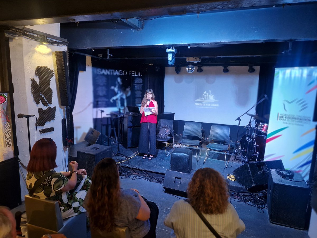 aics_lavana's tweet photo. Presentamos en la FAC el libro del #LaboratorioUrbano #AvenidaItalia, de nuestra sede y Ad urbis. Un manual técnico con proyectos juveniles y enfoque de economía circular para Centro Habana.
💬 Un proceso para poner a dialogar las inteligencias colectivas al servicio de la ciudad https://t.co/6NQIXB77Qw