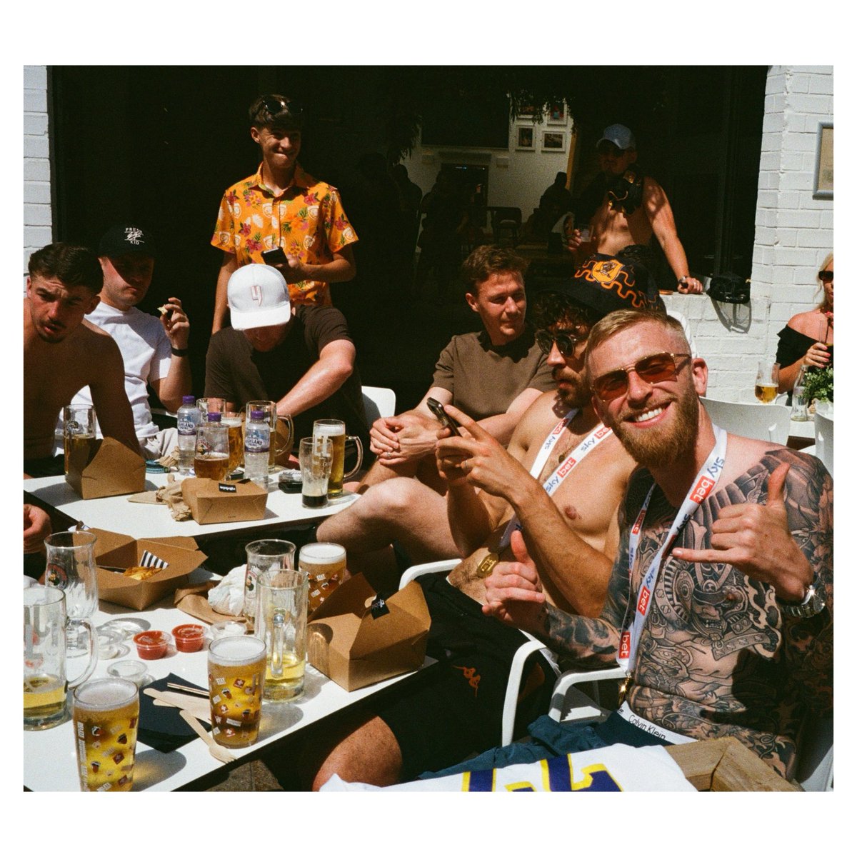 HullCityOnFilm's tweet photo. First set from my 35mm film shots at Wembley and the celebration parade. Absolutely incredible being a City fan at the moment.

🎞️ Kodak UltraMax 400
📸 Kodak Snapic A1 &amp; Contax TVS

(1/5)

#HullCity #HCAFC #UTT #35mm #35mmFilm https://t.co/7lRW80LrhO