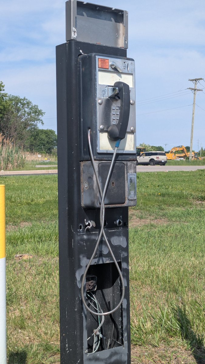 DK1105's tweet photo. Spotted an ancient relic from a bygone era https://t.co/Ks31p1ZV3y