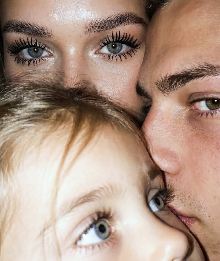 HarenBs's tweet photo. @Jake_Boss_ my family 🩷 https://t.co/5Wd8G4D6aN