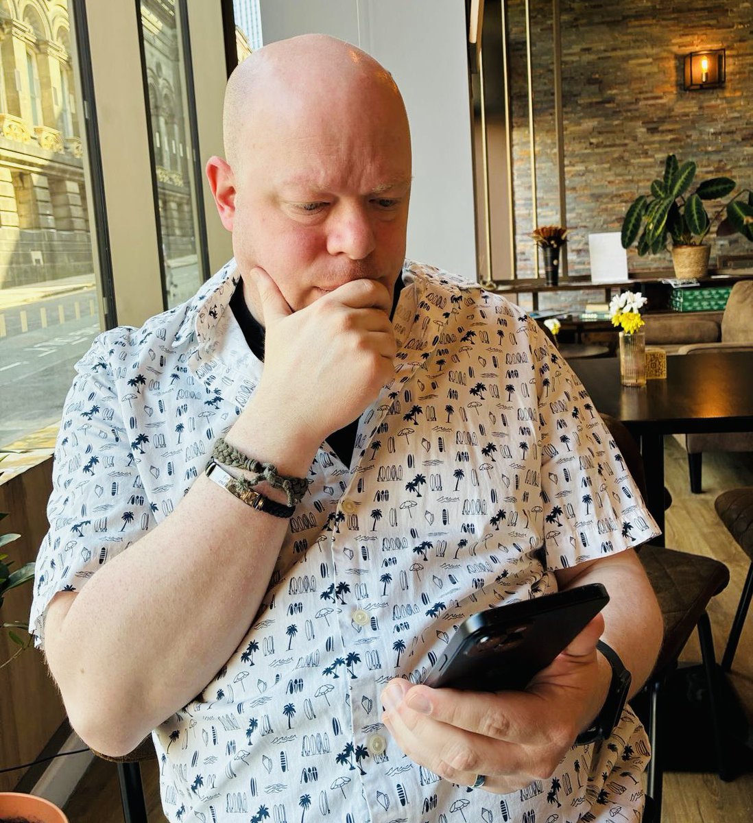 danielmatthews8's tweet photo. 📱 🤔 ☕️ 🫶🏻

Deep thinking, plenty of researching, lots of planning.

What kind of coffee do I want!

Life is full of possibilities, and sometimes it’s the simplest decisions that have to be made.

Keeping positive thoughts and positive energy. 

#mrdanielmatthews #inspiration #deepthinking #positivity #energy