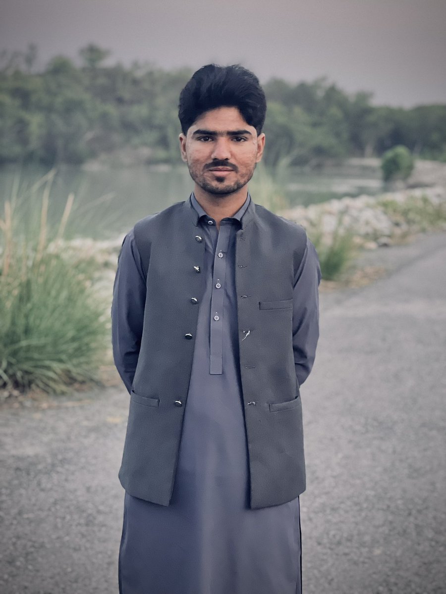 hashu_khn's tweet photo. Eid Mubarak Everyone 🩶✨
#fyp #viral #hashukhan https://t.co/ooDMS3pdhr
