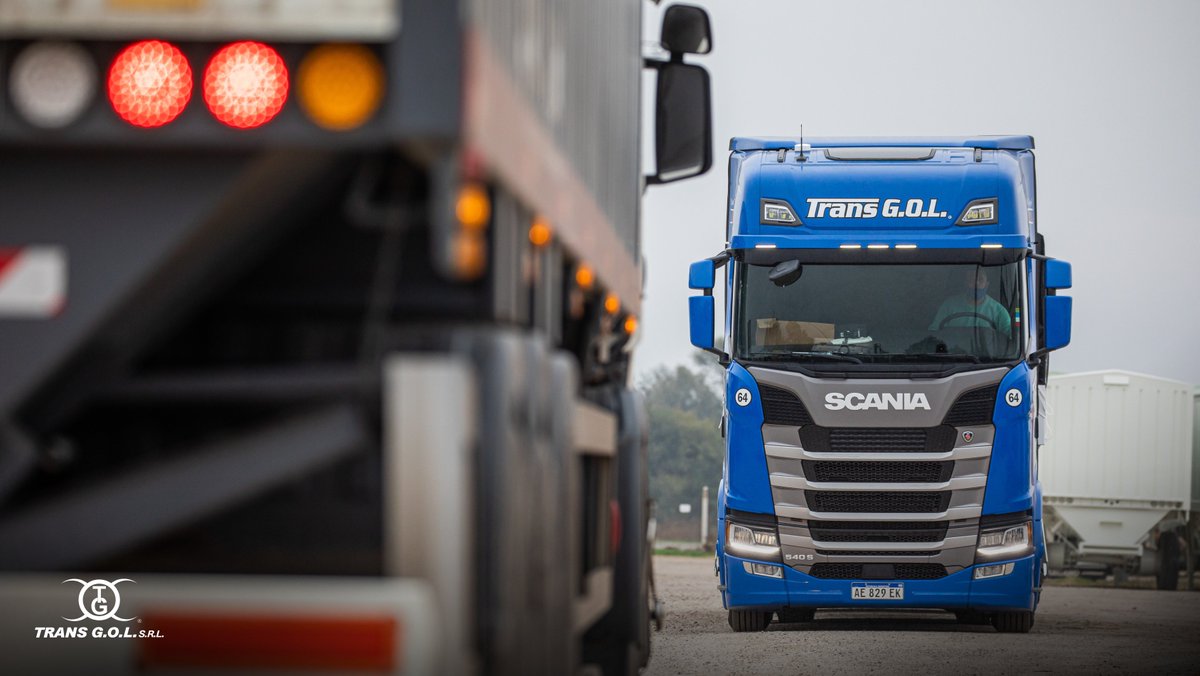 TransgolSrl's tweet photo. 🚛 Cada operación tiene sus desafíos, por eso trabajamos para responder con experiencia, organización y compromiso en cada trayecto.

➕de 15 años recorriendo rutas y acompañando a nuestros clientes con soluciones logísticas.

#TransGol #Transporte #Logística https://t.co/rtYC7jmK7d