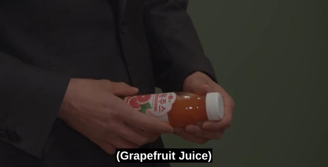 BluKimchiKdrama's tweet photo. Baekho is allergic to grapefruit! 😲😫😫

#TheFirstMan #FirstMan #첫번째남자 EP115 https://t.co/TJOWMfhkYr