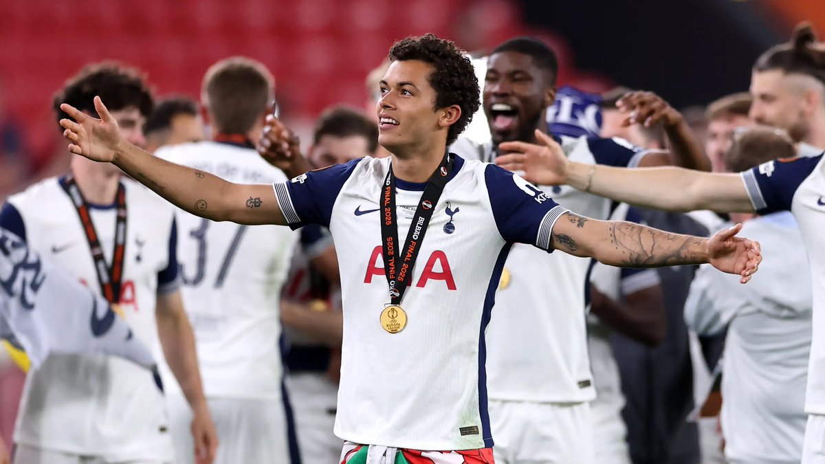 Spurs_Connect's tweet photo. Congratulations to Brennan Johnson on winning the UEFA Conference League with Crystal Palace! 🦅🏆 https://t.co/fMNdeCmX9p