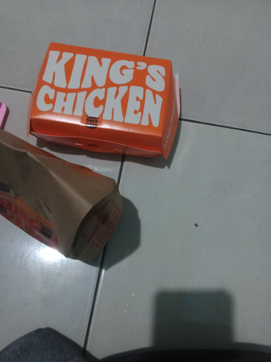 BSTMMY's tweet photo. 🍔🍗 https://t.co/TJqaDsRDi0