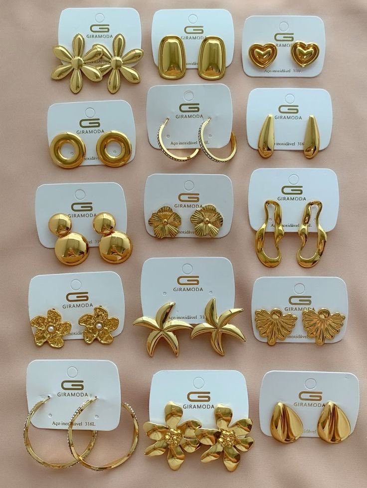 fifss__'s tweet photo. Ladies, what kind of earring do you love?

Statement earring.  Or.      Normal earring. https://t.co/pVGe98iQFA