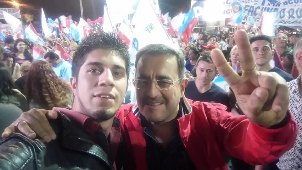 sebagarciadiaz's tweet photo. UNA PREGUNTA: Ministro @QuinterosJP, gobernador @MartinLlaryora, intendente @PasseriniOk 

¿Es verdad que...?

◾️ ¿el detenido tiene antecedentes penales por robo/hurto/amenazas/privación ilegítima de la libertad y es empleado de la Muni y militante de ustedes?

◾️ ¿el domo policial de la esquina donde la menor Agostina Vega bajó del remis no funciona?

◾️ ¿el Alerta Sofía salió recién hoy, 4 días después de la desaparición, por demoras desde la solicitud?

Imperdonable.
La corrupción y negligencia no son gratis cordobeses, lo seguimos pagando carísimo.

Ya lo dijimos: el ministro Quinteros debería haber renunciado hace rato 👇🏼
https://t.co/j777sMldEr