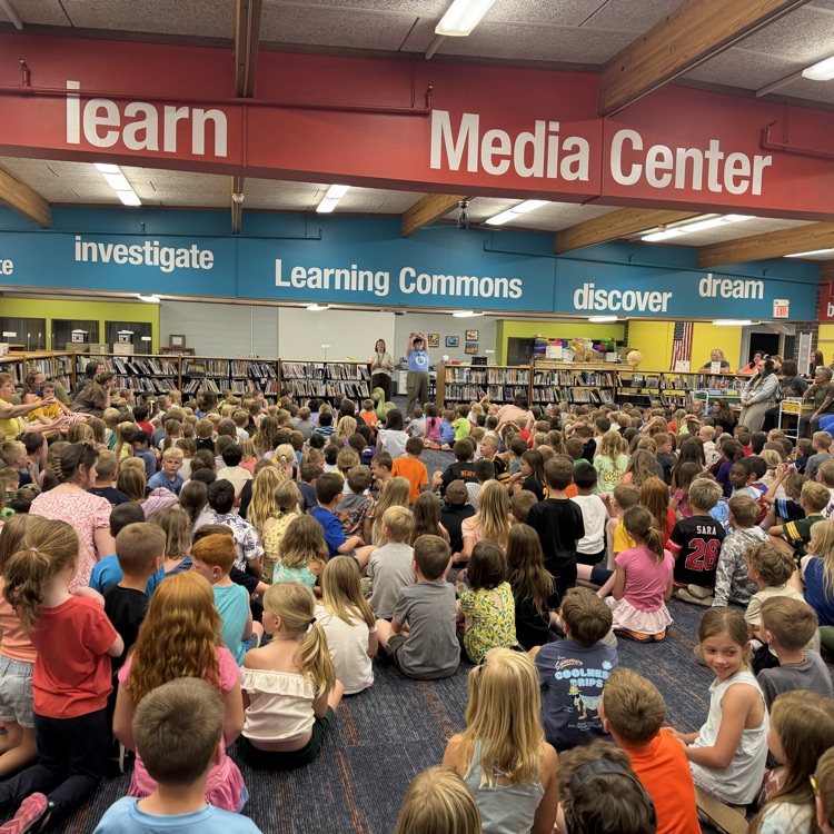 SolonCSD's tweet photo. Lily from the Solon Public Library had the kids excited about the Summer Reading Program yesterday at our assembly. We love when we can partner with the community. https://t.co/Zr180Clm9b