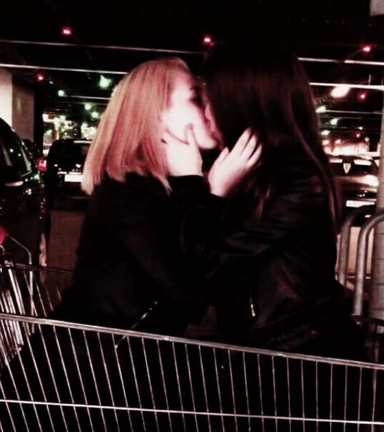 arkeiel's tweet photo. GINSY (Ginny/Pansy)
"A Gryffindor and a Slytherin had no business being together, let alone if one of them was the chosen one's ex girlfriend. A night out might solve that. When Pansy calls her friend draco to pick her up, he's in for a surprise".

Mutual pining/Denial/Fluff https://t.co/gVFd3ZN24q