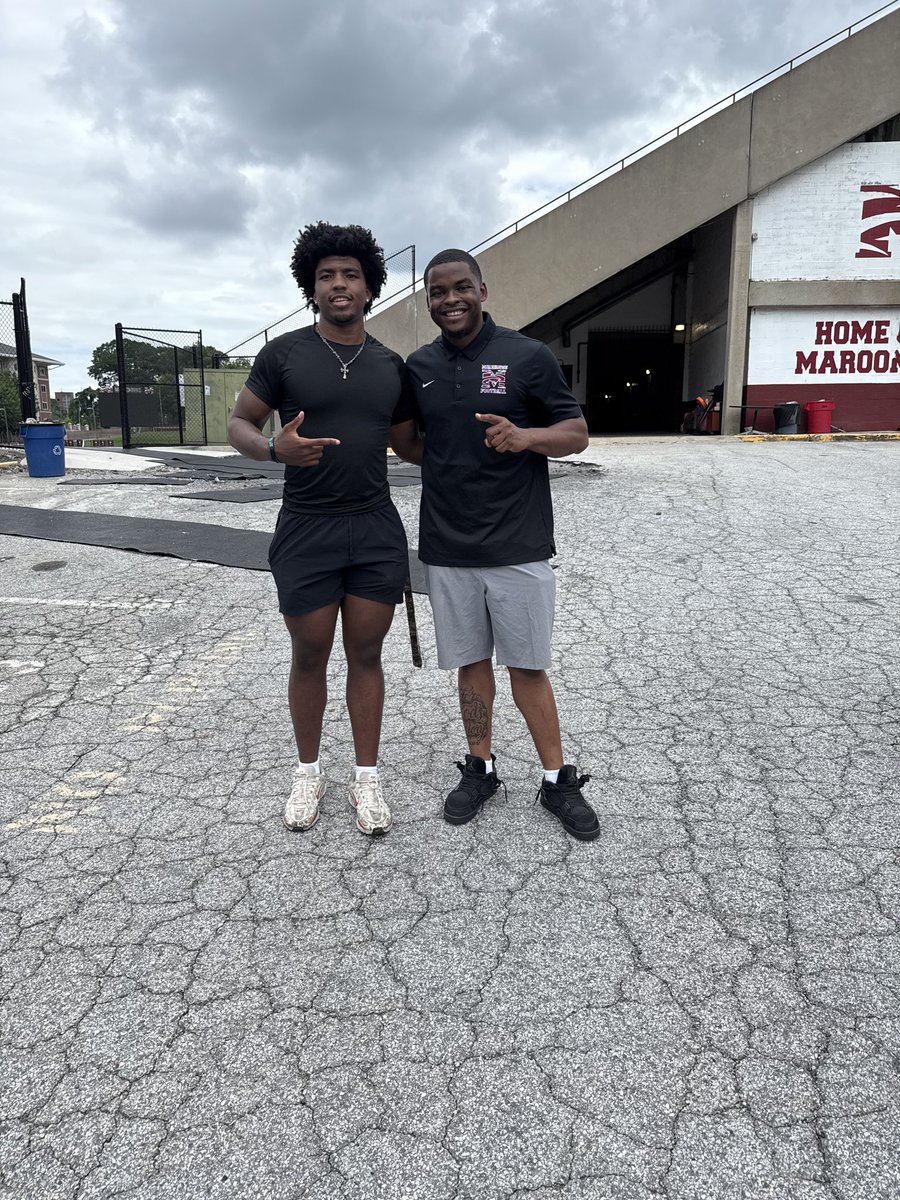 ChyrackGold42's tweet photo. Blessed to have a great visit at Morehouse today! Grateful to receive a full offer! Thankful to @MJonesJr6 and the entire staff for the opportunity and hospitality✝️#AGTG https://t.co/04L75Z85vm