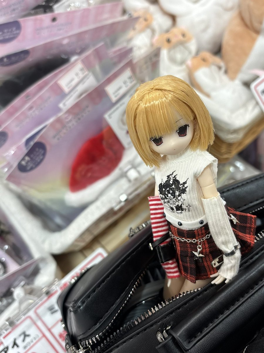 DOLL_08328's tweet photo. #変身電気街 https://t.co/DWH7hbCww0